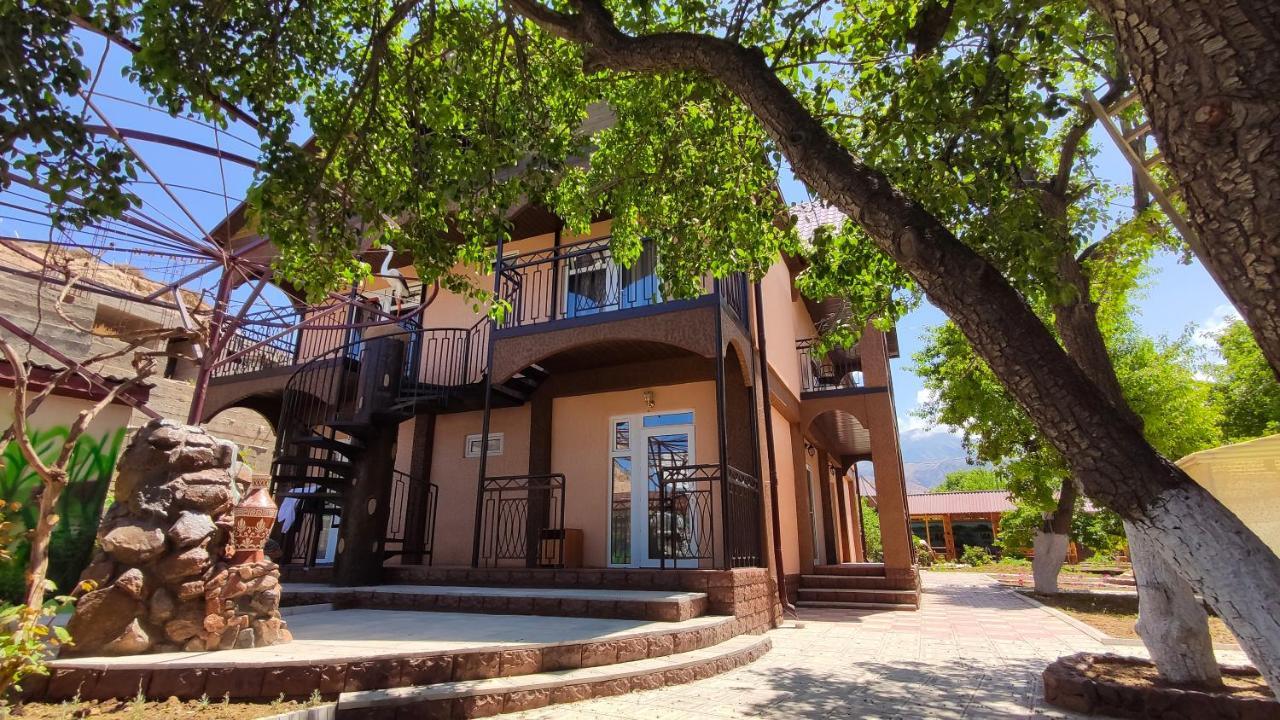 Hotel Natalia Kaji-Say Exterior foto