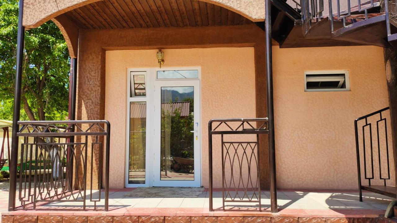 Hotel Natalia Kaji-Say Exterior foto