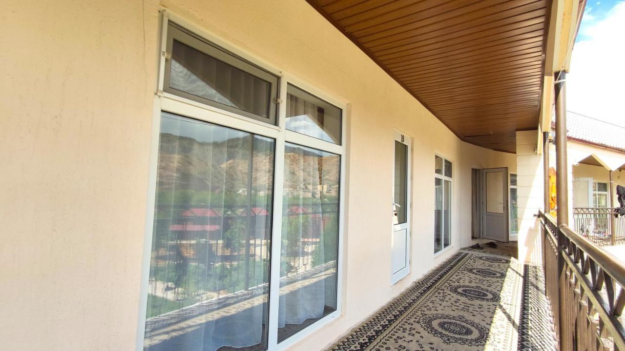 Hotel Natalia Kaji-Say Exterior foto