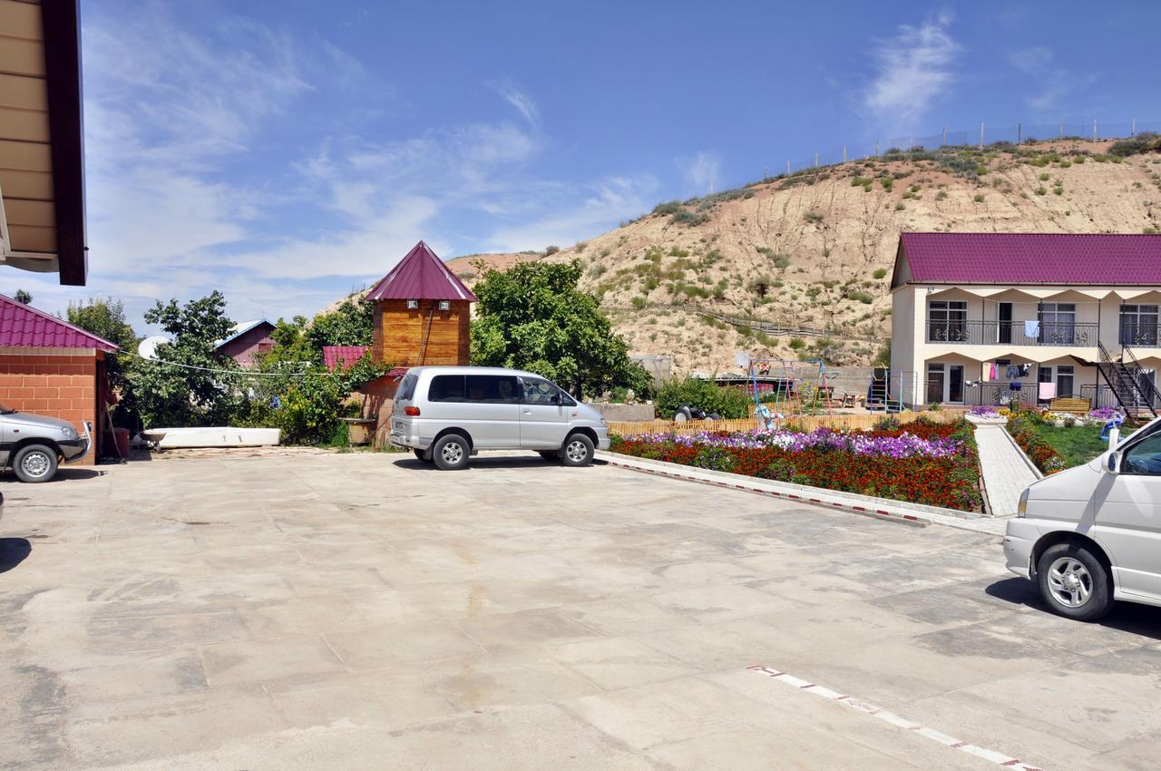 Hotel Natalia Kaji-Say Exterior foto
